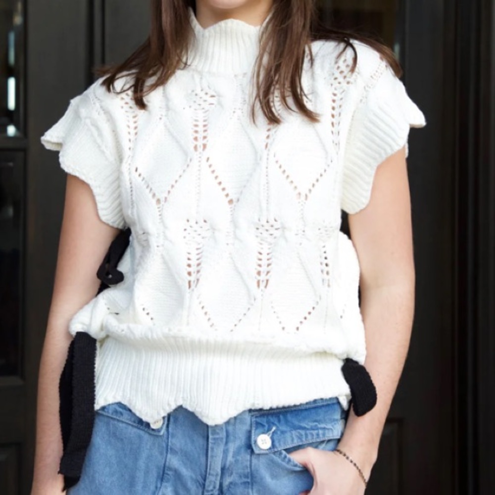 Bow sweater vest